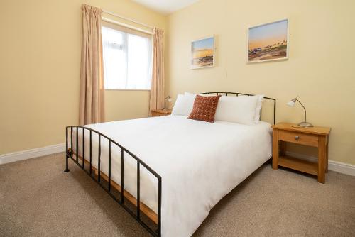 king sized bed