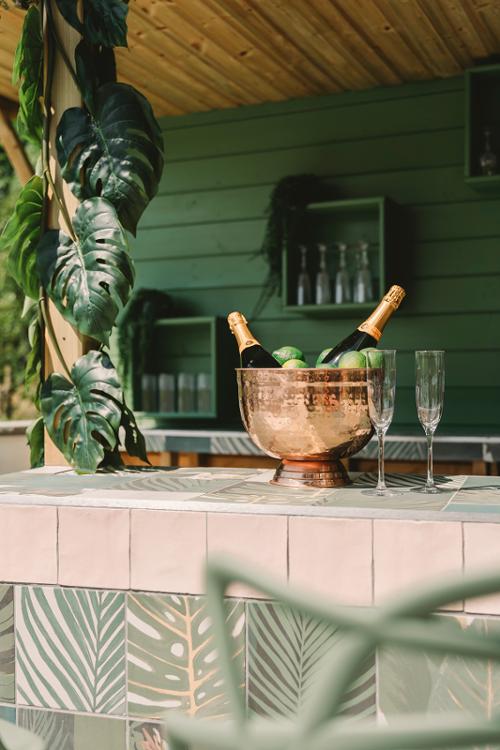 Outdoor bar