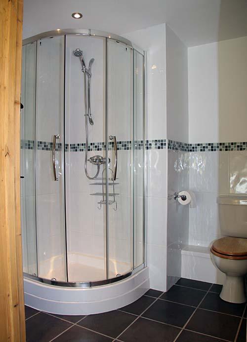 Eirlys - the shower room