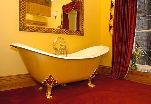 Bridal suite bathroom