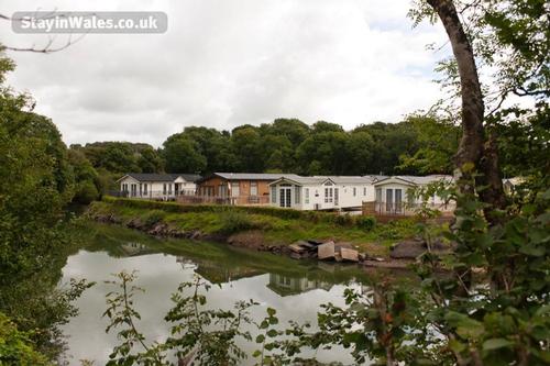 Lake view of the Woodland Park - Vale Holiday Parks