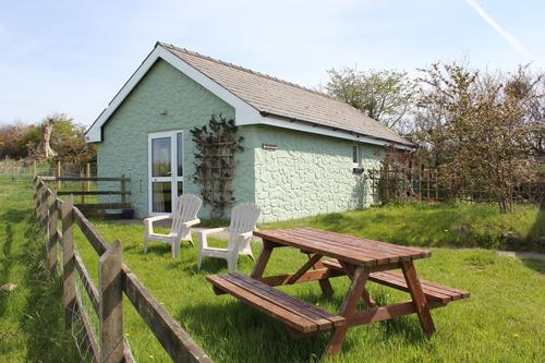 Cowslip Cottage sleeps 2 adults 2 children