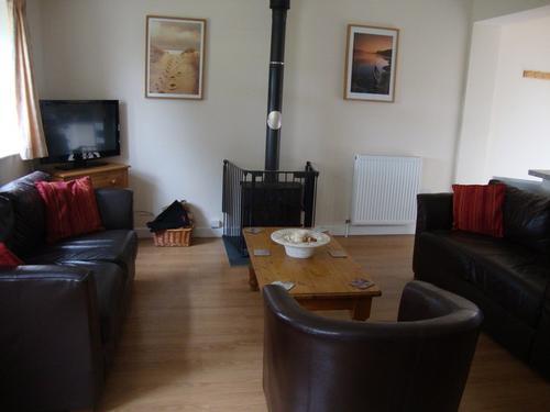 Poppy living area sleeps 6