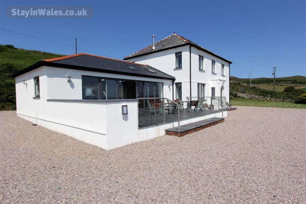 North Wales Seaside Self Catering For Large Groups Sleeps 14