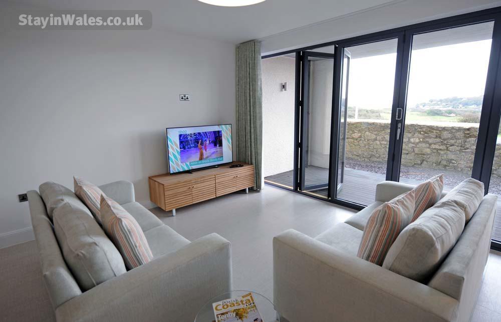 Luxury Sea View Apartment in Tenby Sleeps 4