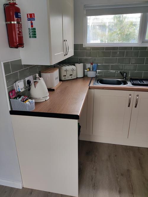 Fully fitted kitchen with kettle and toaster