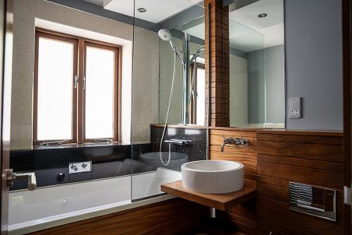 En-suite bathroom