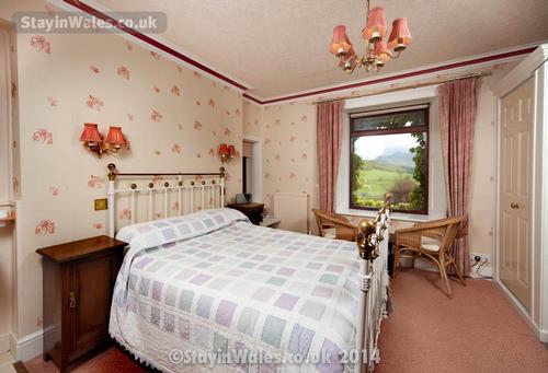 b&b double bedroom