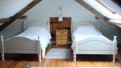 twin bedroom