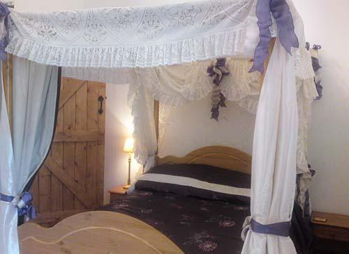 four poster