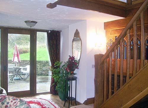 oak cottage to rear patio