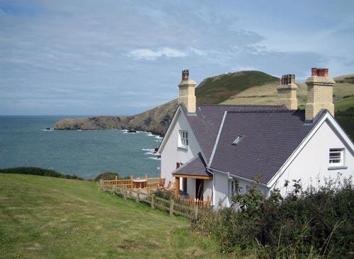 Llangrannog villa with sea views