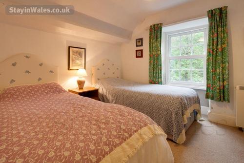river view twin bedroom