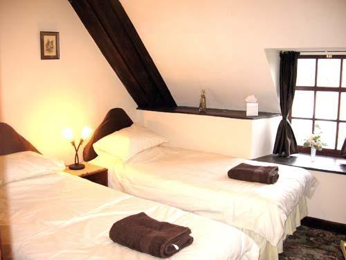 twin bedroom