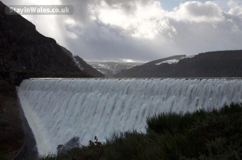 caban coch dam
