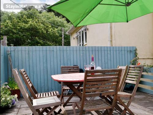 barbecue, table, chairs parasol