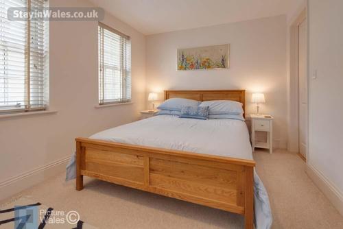 en-suite master bedroom