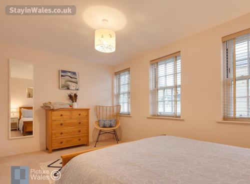 spacious master bedroom