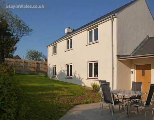 garden and patio area