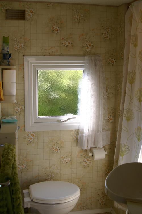 functions as a small bath too for bathing children