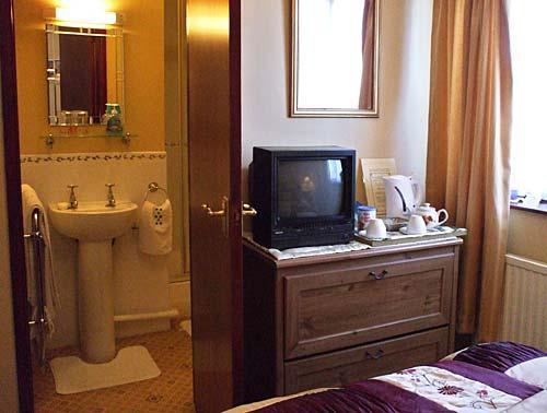 en-suite room