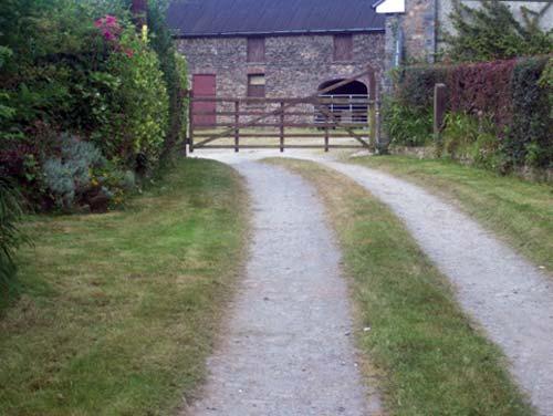 Approach to farmhouse
