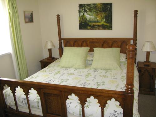 Hedgerow Cottage Sleeps 12