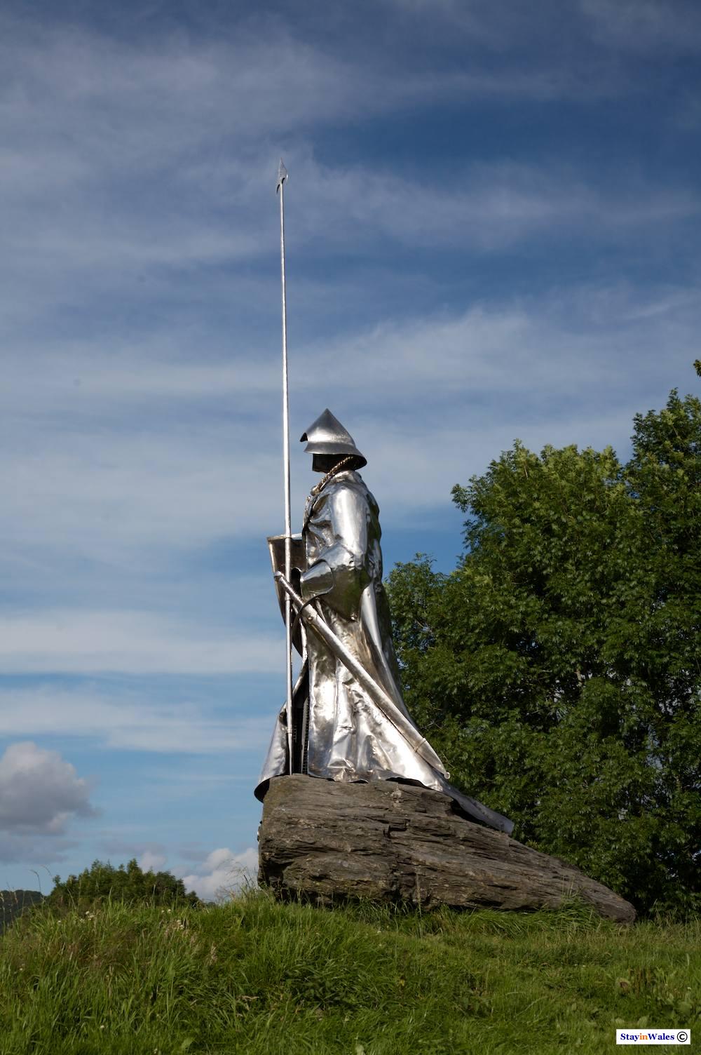 Llywelyn ap Gruffydd Statue