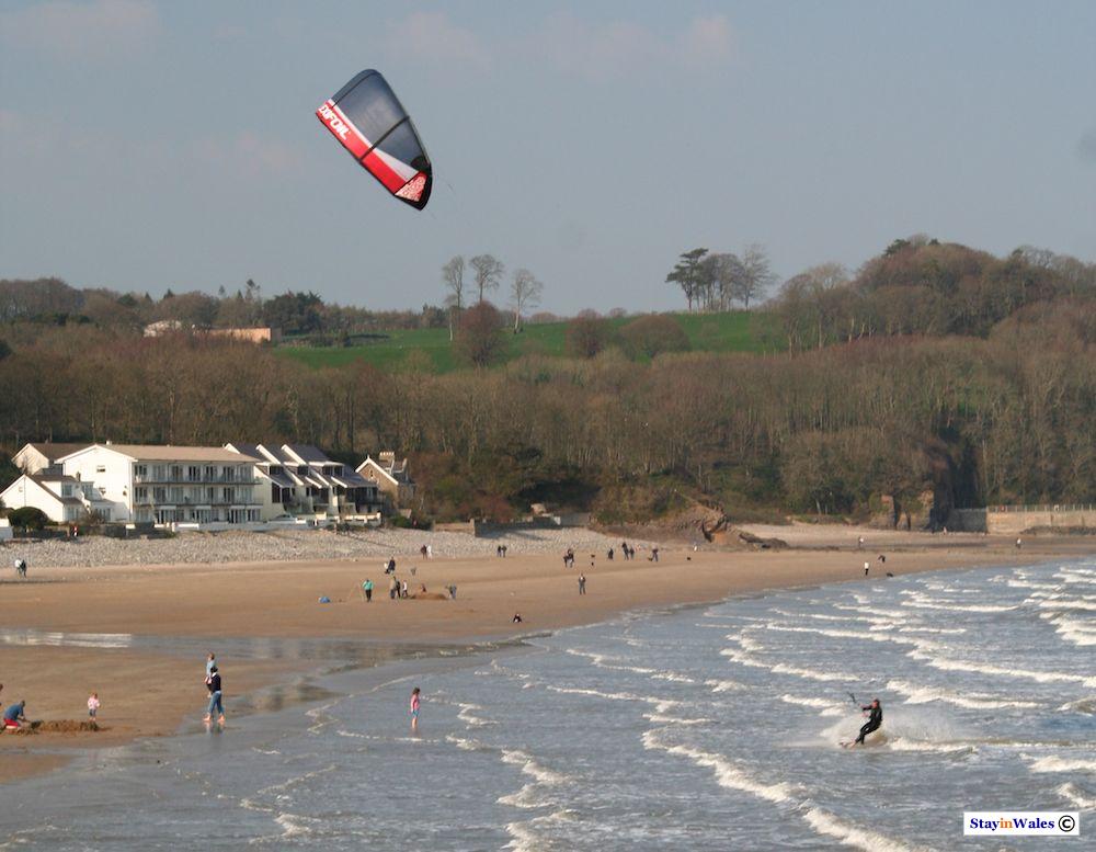 Saundersfoot kite surfing